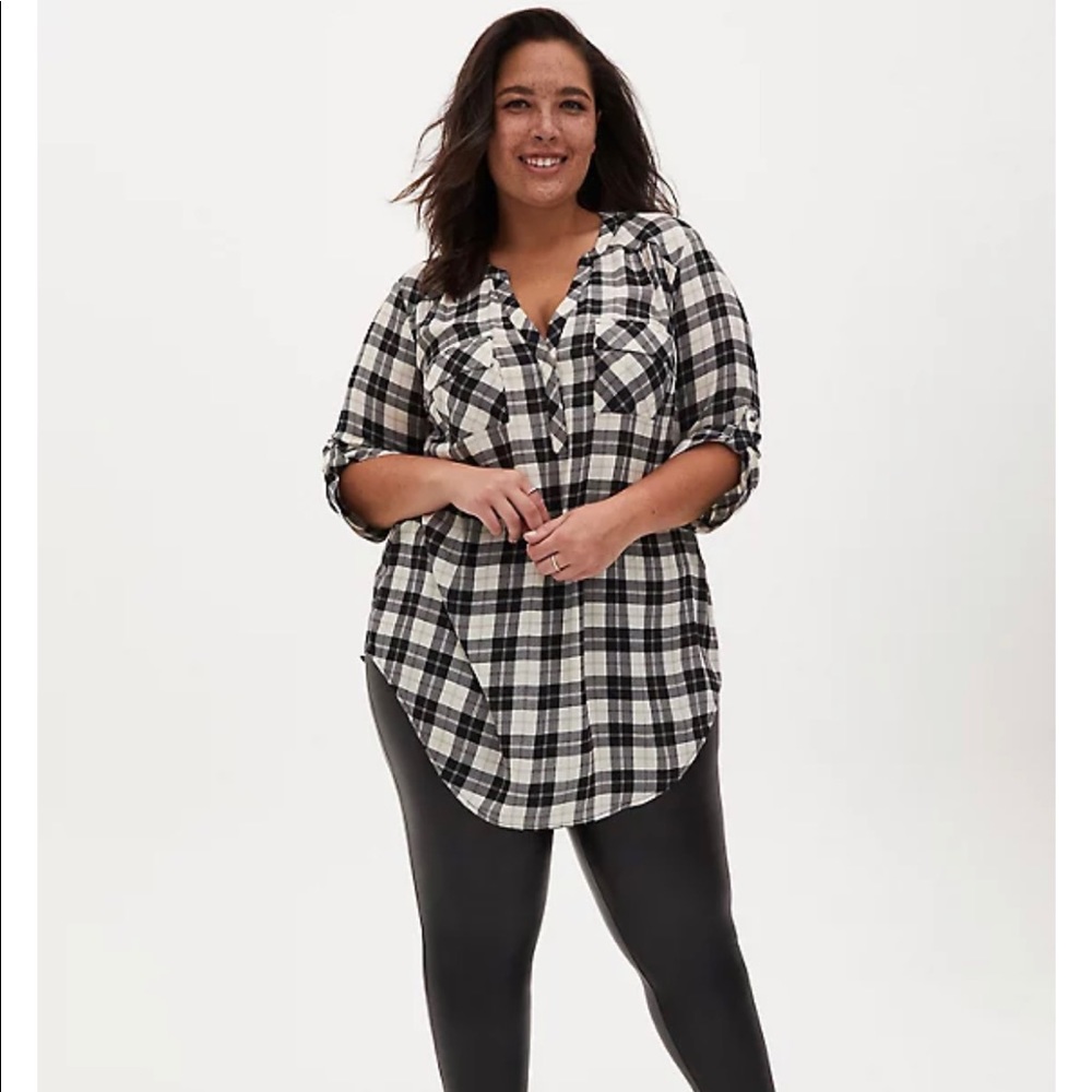 ✨ TORRID HARPER - BLACK & WHITE PLAID BLOUSE ✨